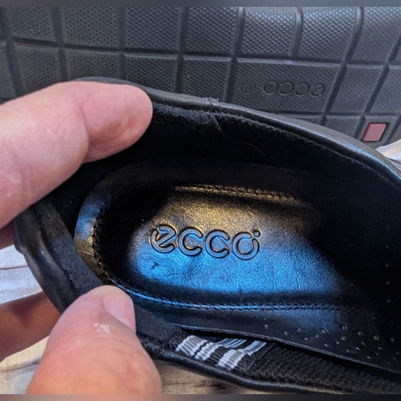 Ecco Size 39 Slip On Black Leather 8.5 US Size Excellent Condition - Picture 12 of 14